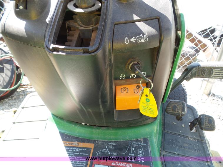 image for item BG9291 2002 John Deere GX335 lawn mower