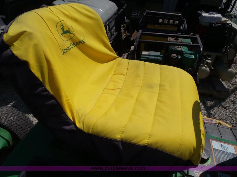 image for item BG9291 2002 John Deere GX335 lawn mower