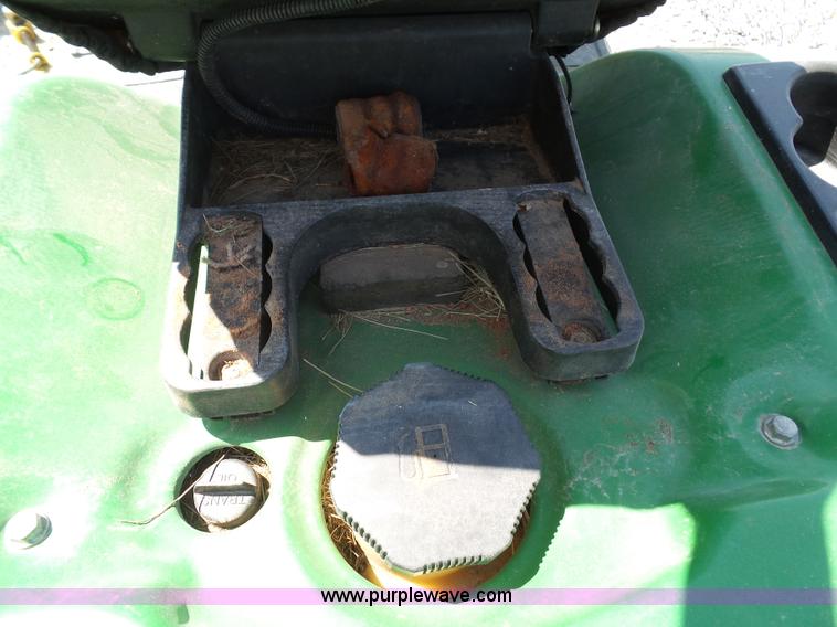 image for item BG9291 2002 John Deere GX335 lawn mower