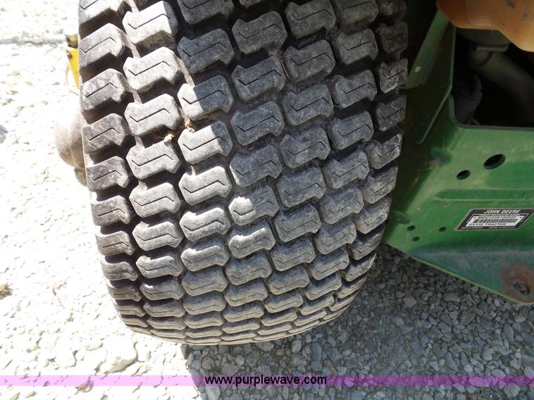 image for item BG9291 2002 John Deere GX335 lawn mower