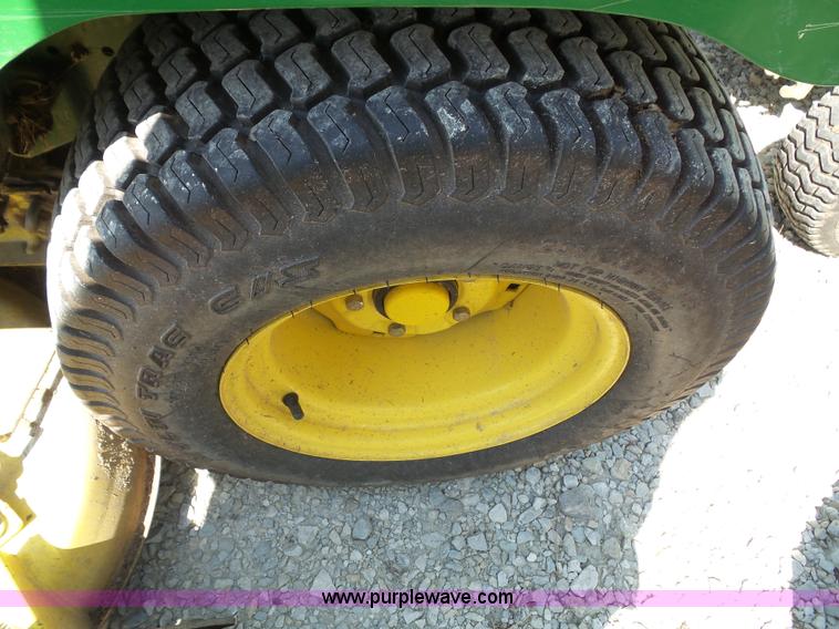 image for item BG9291 2002 John Deere GX335 lawn mower