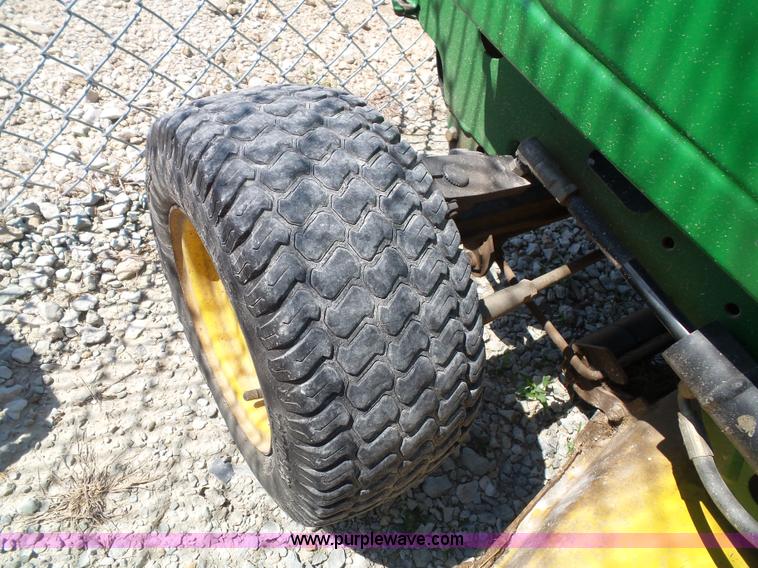 image for item BG9291 2002 John Deere GX335 lawn mower