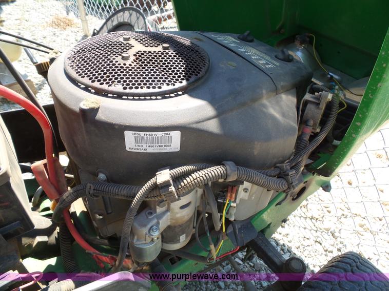 image for item BG9291 2002 John Deere GX335 lawn mower