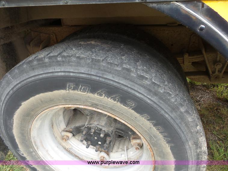 image for item BK9641 1996 Blue Bird TC2000 school bus