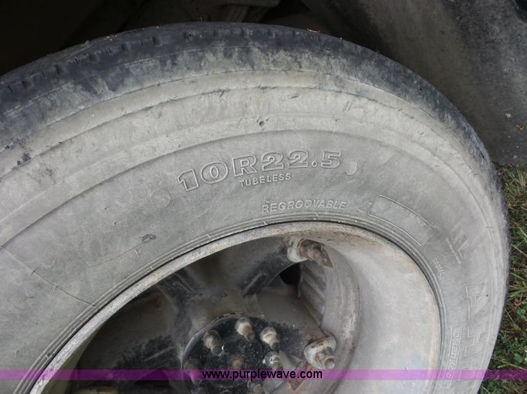 image for item BK9641 1996 Blue Bird TC2000 school bus