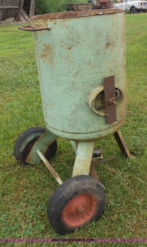 image for item BK9644 Clemco 2452 sand blaster