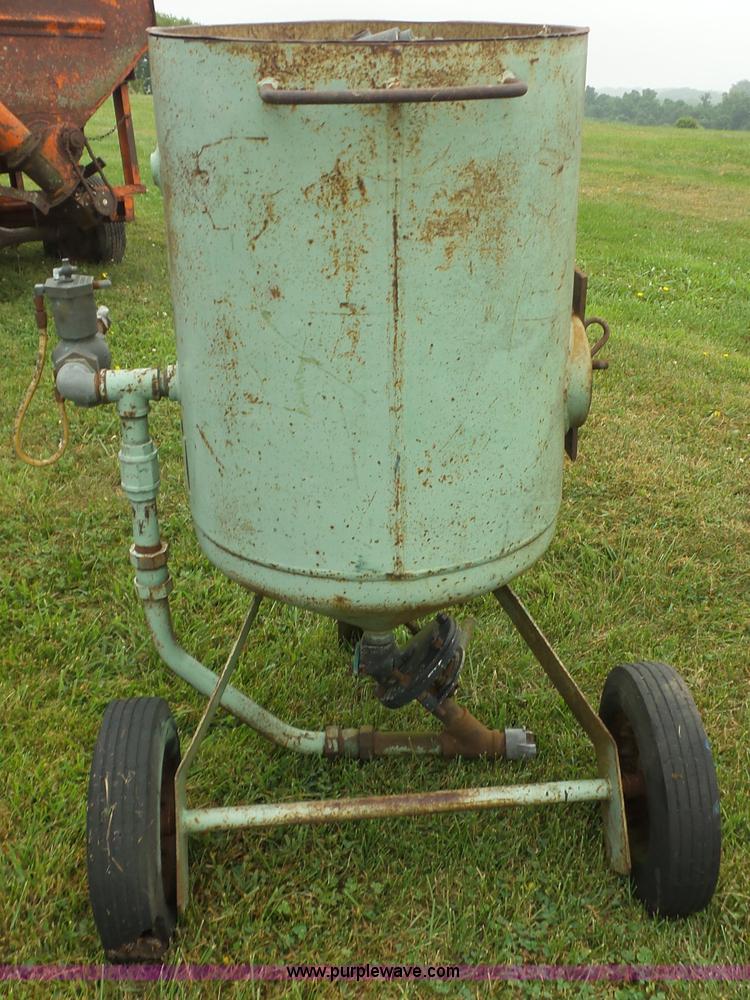 image for item BK9644 Clemco 2452 sand blaster