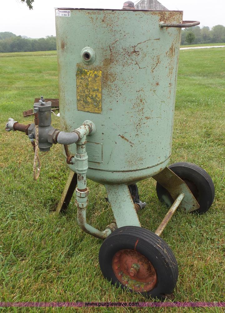 image for item BK9644 Clemco 2452 sand blaster