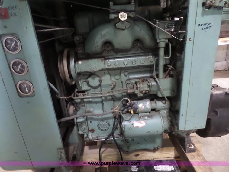 image for item BX9257 Detroit Diesel three cylinder diesel engine