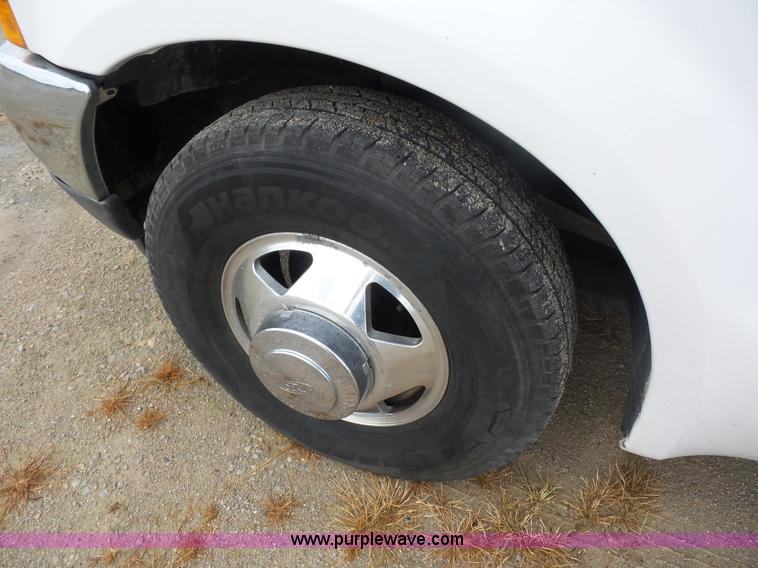 image for item BX9260 2001 Ford F350 Super Duty SuperCab pickup truck