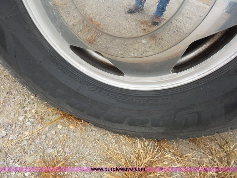 image for item BX9260 2001 Ford F350 Super Duty SuperCab pickup truck