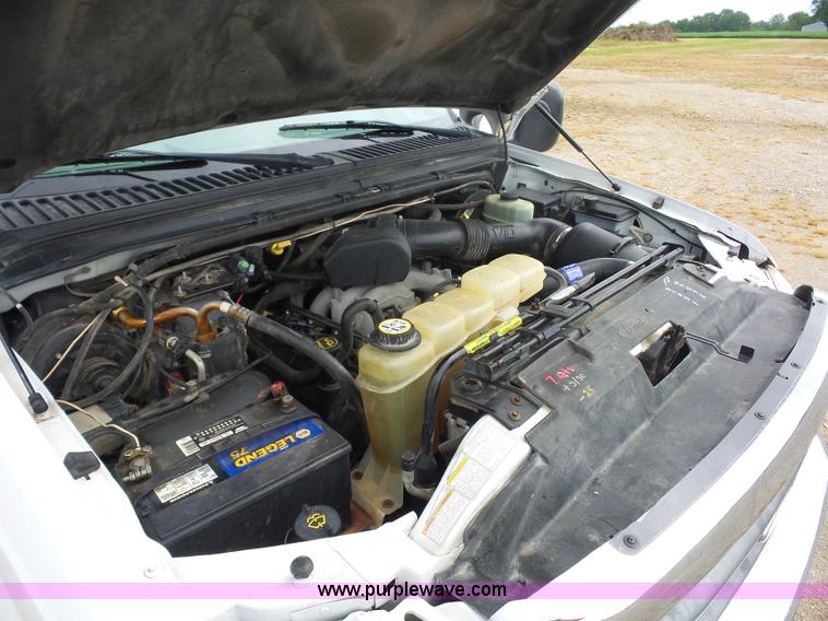 image for item BX9260 2001 Ford F350 Super Duty SuperCab pickup truck