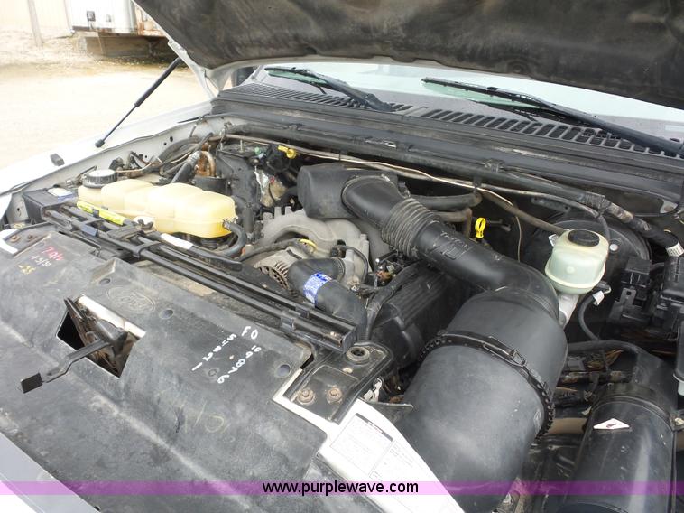 image for item BX9260 2001 Ford F350 Super Duty SuperCab pickup truck