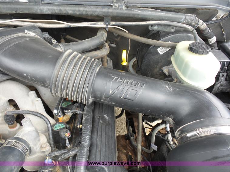 image for item BX9260 2001 Ford F350 Super Duty SuperCab pickup truck