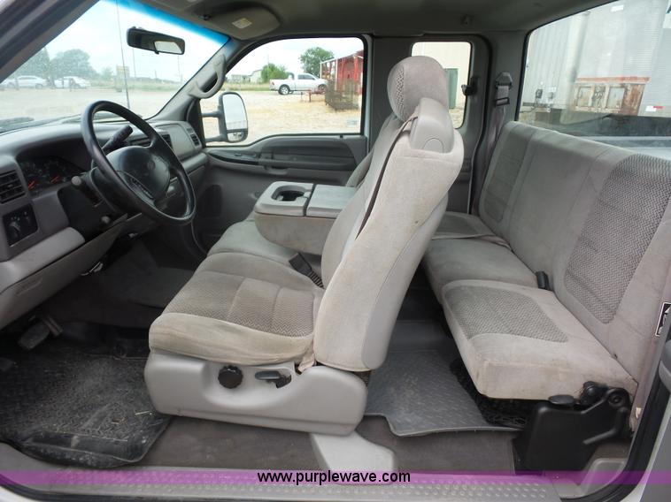 image for item BX9260 2001 Ford F350 Super Duty SuperCab pickup truck