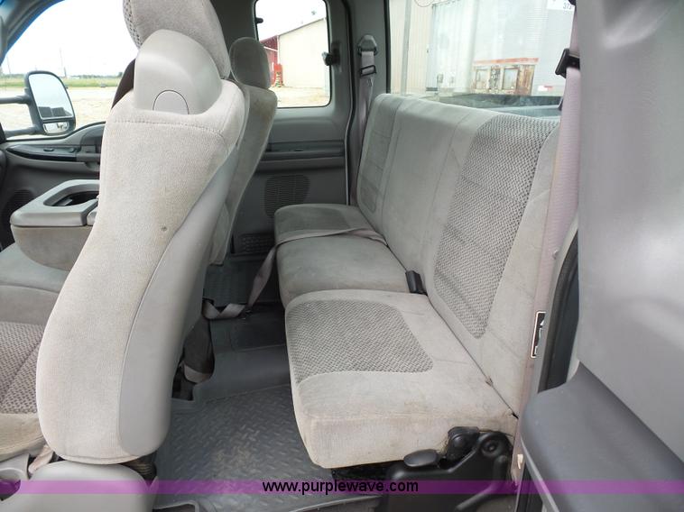 image for item BX9260 2001 Ford F350 Super Duty SuperCab pickup truck