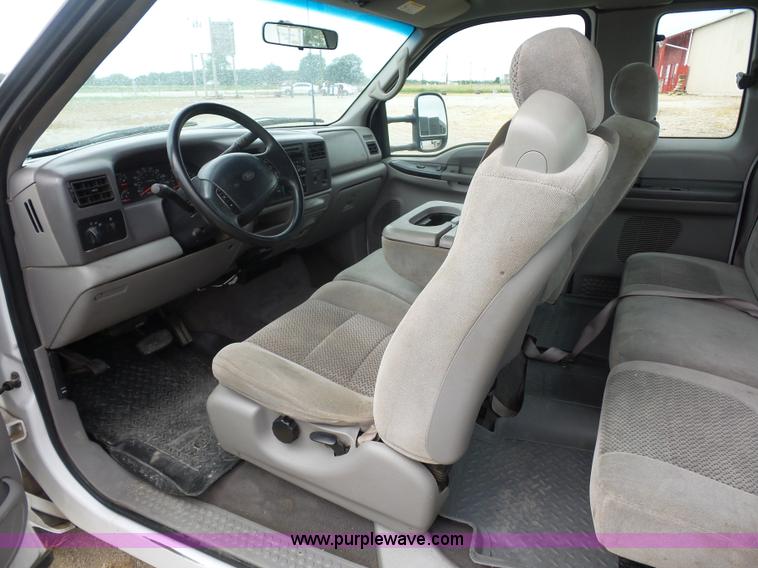 image for item BX9260 2001 Ford F350 Super Duty SuperCab pickup truck