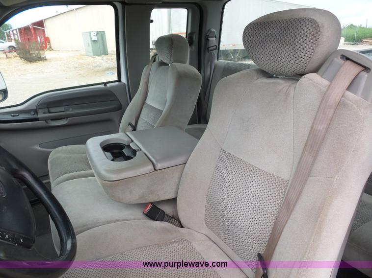 image for item BX9260 2001 Ford F350 Super Duty SuperCab pickup truck