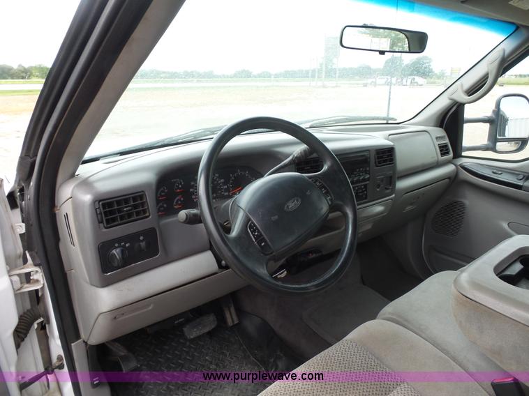 image for item BX9260 2001 Ford F350 Super Duty SuperCab pickup truck