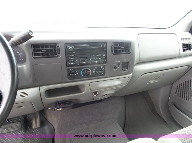 image for item BX9260 2001 Ford F350 Super Duty SuperCab pickup truck