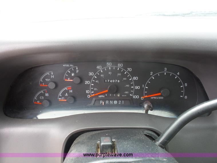 image for item BX9260 2001 Ford F350 Super Duty SuperCab pickup truck