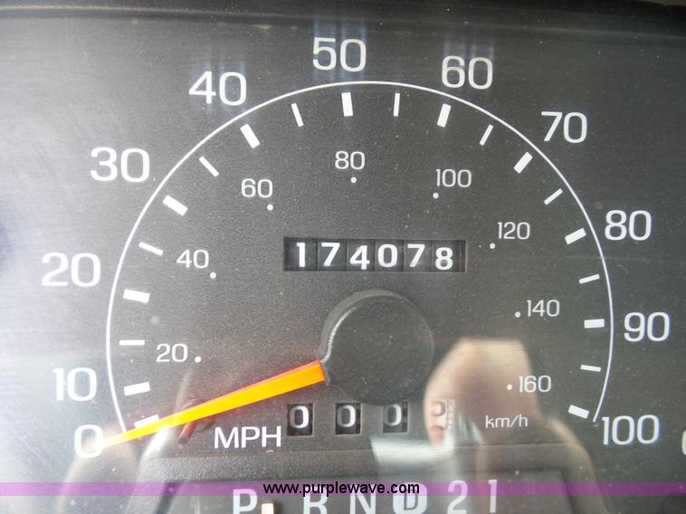 image for item BX9260 2001 Ford F350 Super Duty SuperCab pickup truck