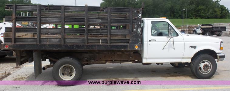 image for item BX9274 1996 Ford F450 Super Duty flatbed truck