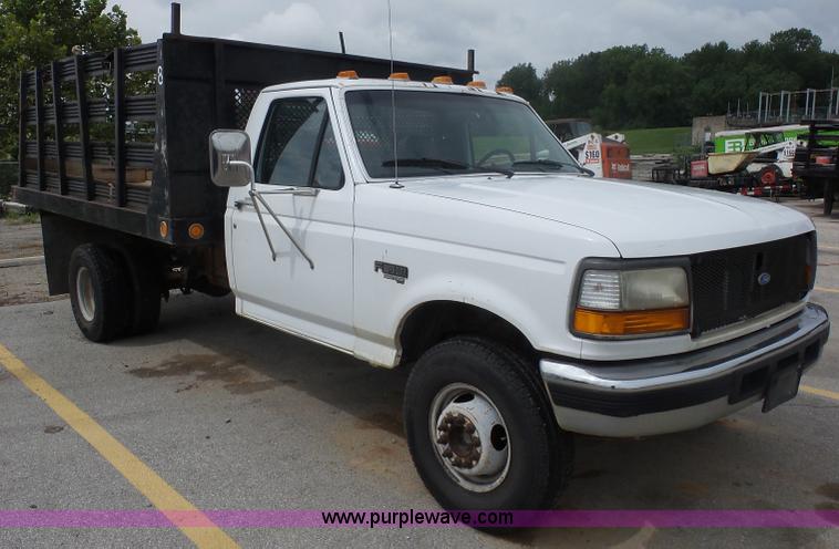 image for item BX9274 1996 Ford F450 Super Duty flatbed truck