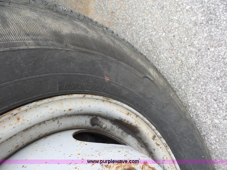 image for item BX9274 1996 Ford F450 Super Duty flatbed truck