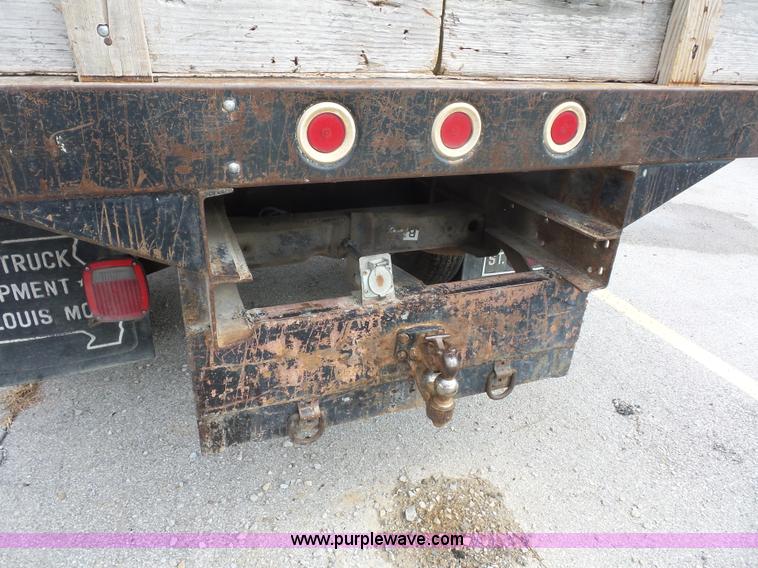 image for item BX9274 1996 Ford F450 Super Duty flatbed truck