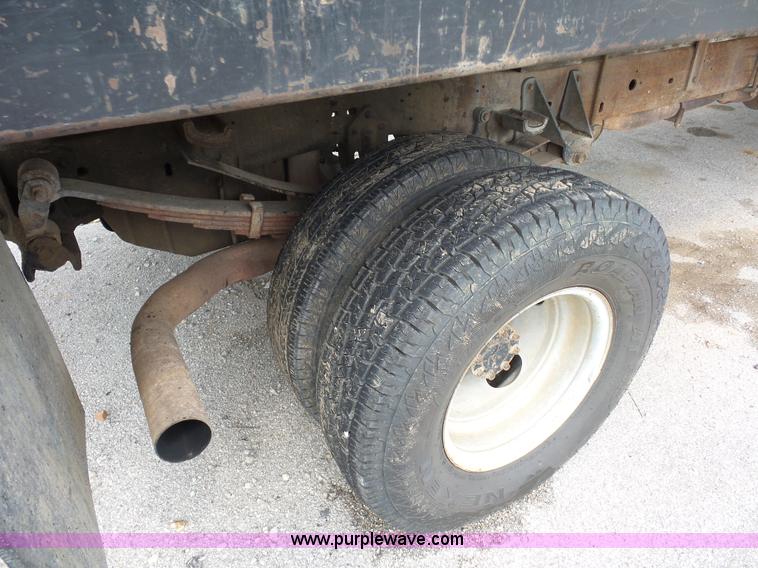 image for item BX9274 1996 Ford F450 Super Duty flatbed truck