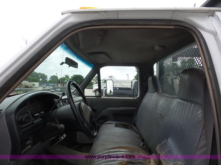 image for item BX9274 1996 Ford F450 Super Duty flatbed truck