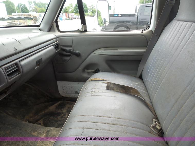 image for item BX9274 1996 Ford F450 Super Duty flatbed truck