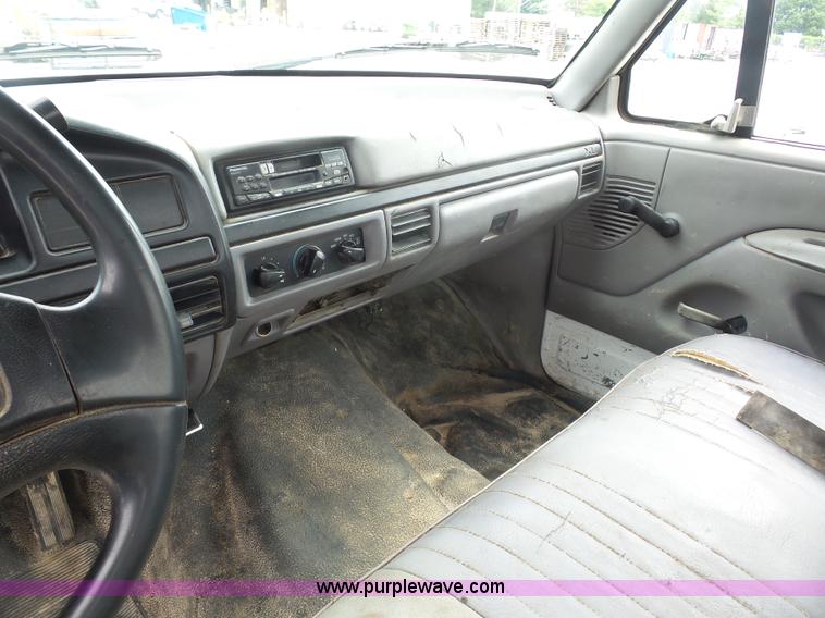 image for item BX9274 1996 Ford F450 Super Duty flatbed truck