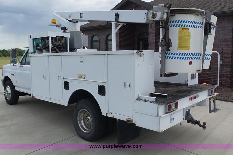 image for item BY9557 1995 Ford F450 Super Duty bucket truck