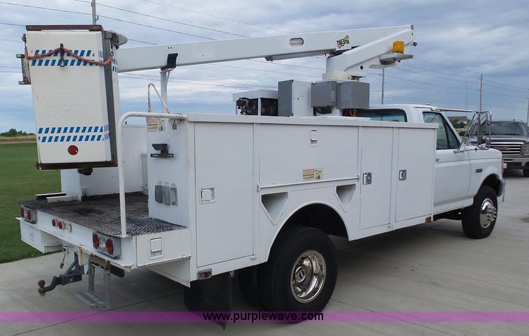 image for item BY9557 1995 Ford F450 Super Duty bucket truck