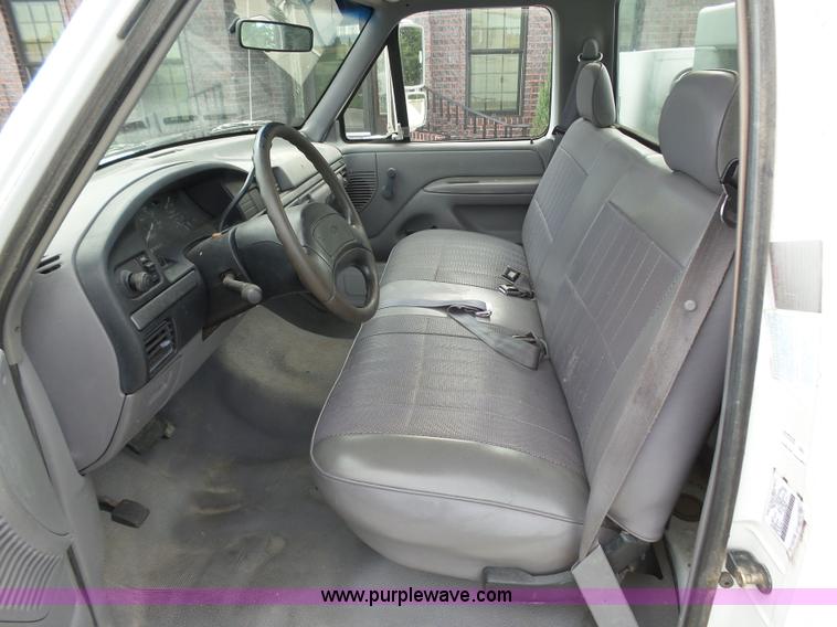 image for item BY9557 1995 Ford F450 Super Duty bucket truck