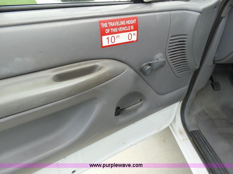 image for item BY9557 1995 Ford F450 Super Duty bucket truck