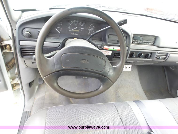 image for item BY9557 1995 Ford F450 Super Duty bucket truck