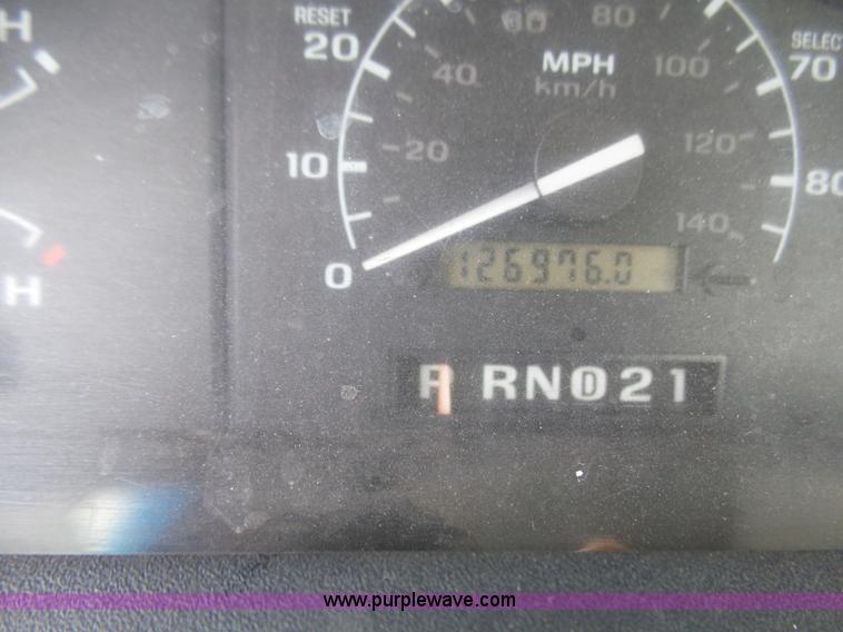 image for item BY9557 1995 Ford F450 Super Duty bucket truck