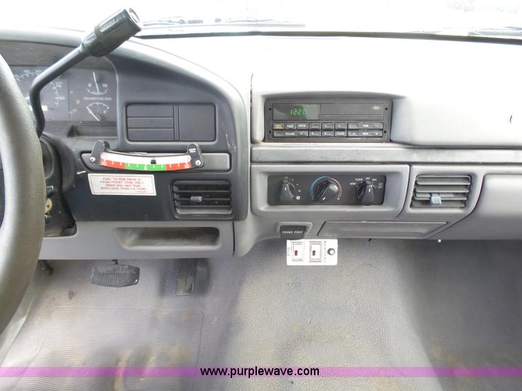 image for item BY9557 1995 Ford F450 Super Duty bucket truck