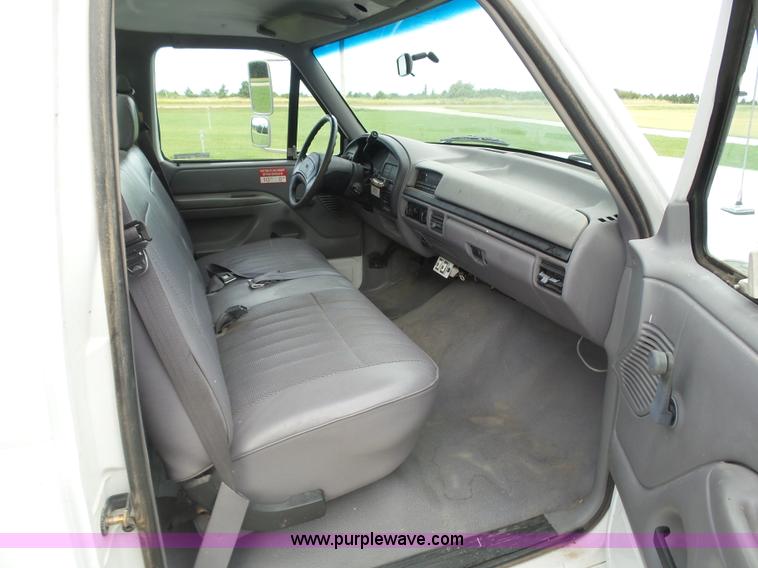 image for item BY9557 1995 Ford F450 Super Duty bucket truck