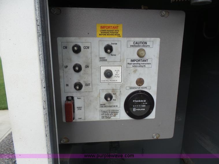 image for item BY9557 1995 Ford F450 Super Duty bucket truck