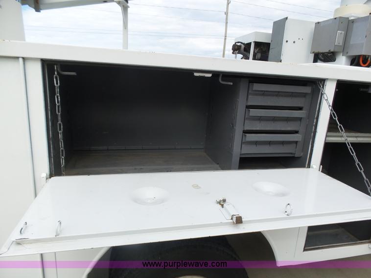 image for item BY9557 1995 Ford F450 Super Duty bucket truck