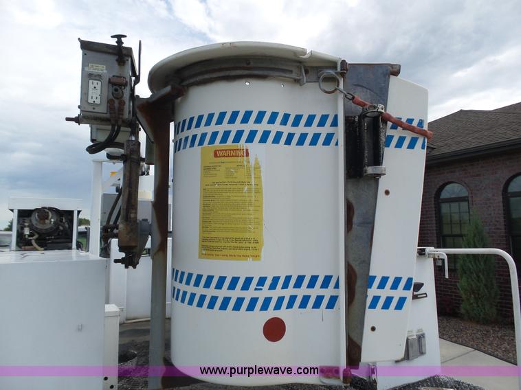 image for item BY9557 1995 Ford F450 Super Duty bucket truck