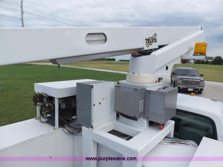 image for item BY9557 1995 Ford F450 Super Duty bucket truck