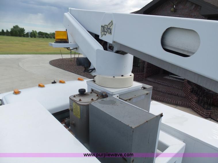 image for item BY9557 1995 Ford F450 Super Duty bucket truck