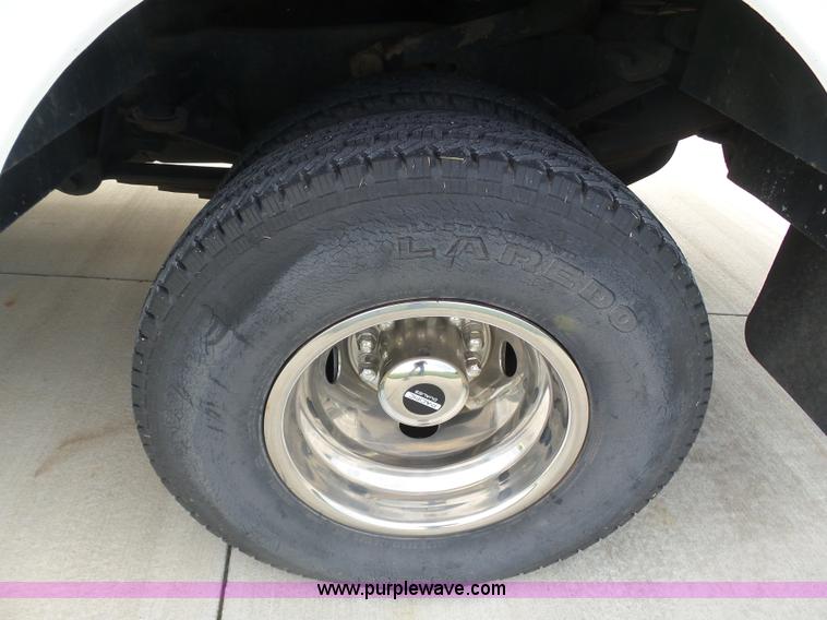 image for item BY9557 1995 Ford F450 Super Duty bucket truck