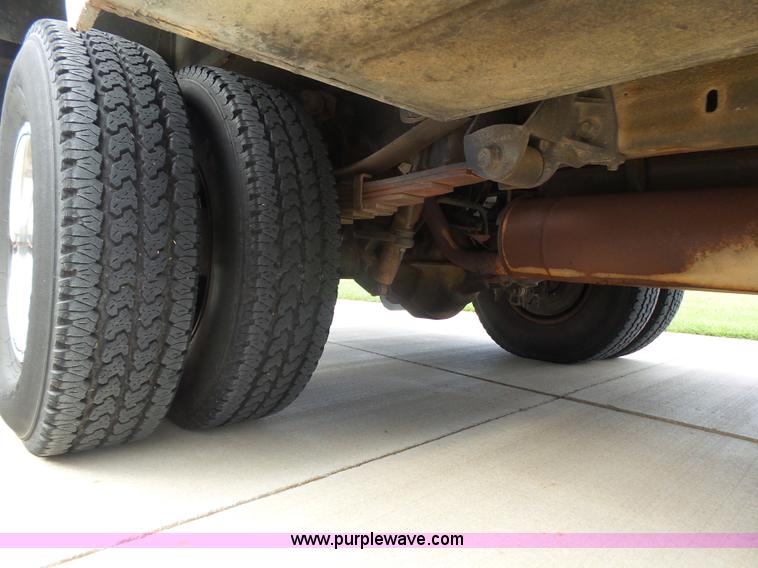 image for item BY9557 1995 Ford F450 Super Duty bucket truck