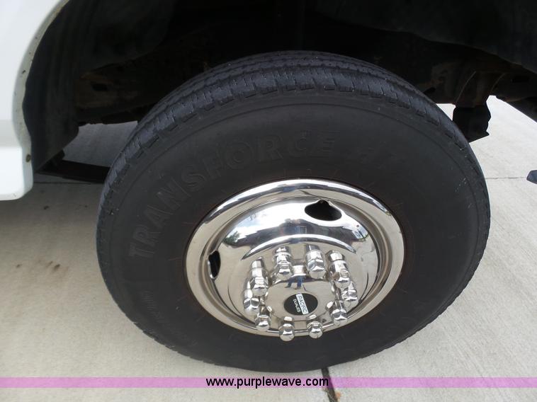 image for item BY9557 1995 Ford F450 Super Duty bucket truck